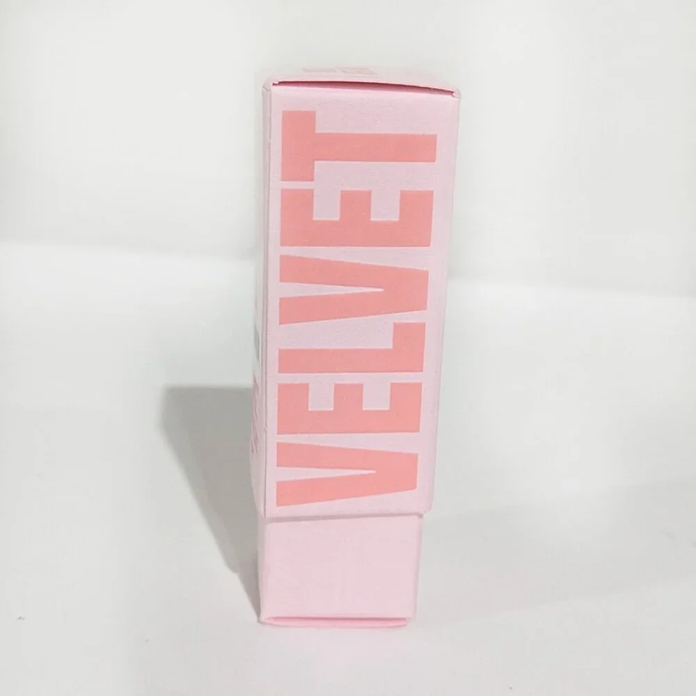 Jeffree Star Cosmetics Velvet Trap Lipstick - Red Affair